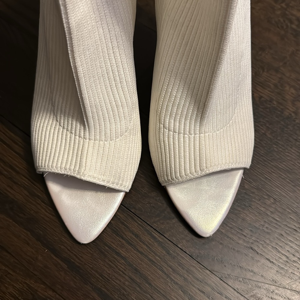 Steve Madden White Knit Forgo Pull On Peep Toe Heel size 9.5 (size 9 fit) - Picture 4 of 11